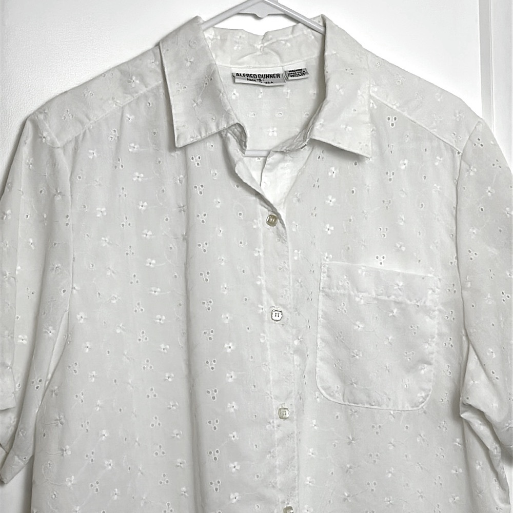Summer White Eyelet Collared Size 16 Button Down Short Sleeve Shirt